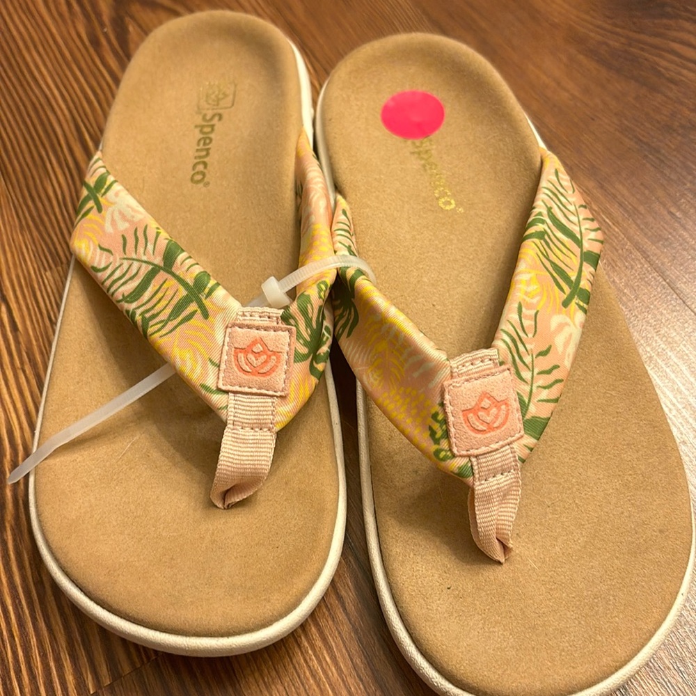 Women’s size 7.5 Spenco Flip Flops - Victoria Tropic sandal